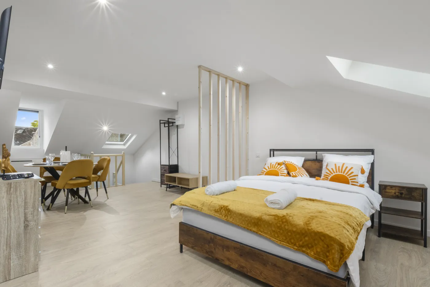 Studio Levée de soleil à Saint-Quentin — sous les combles